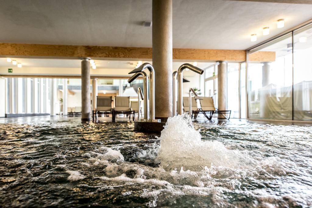 Aqualux Hotel Spa Suite & Terme Бардолино Экстерьер фото